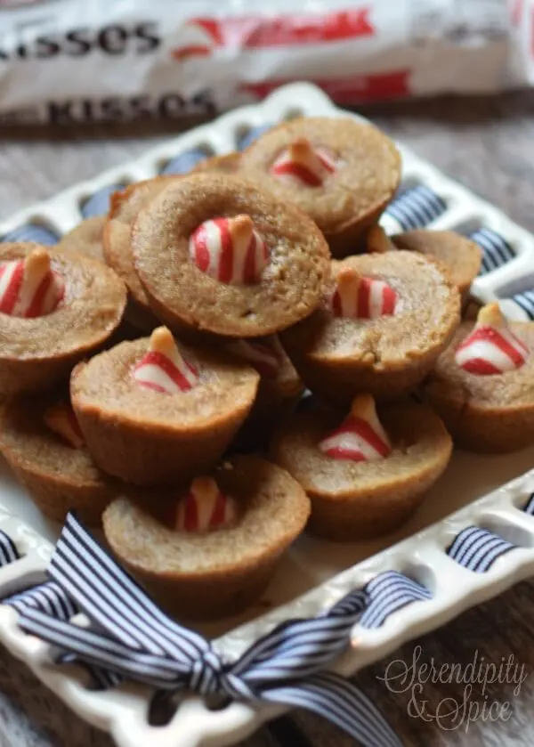 Hershey's Candy Cane Kiss Blondie Bites Recipe