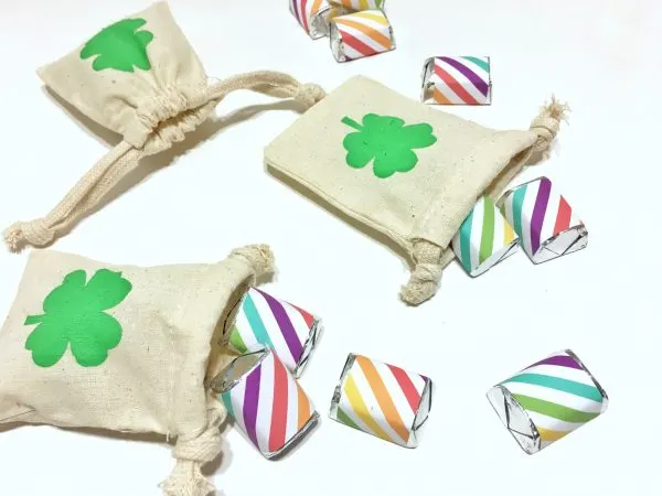 FullSizeRender 348 1 St. Patrick's Day Pouch + Rainbow Nugget Wrappers I created these St. Patrick's Day pouches with rainbow nugget wrappers and honestly, I'm excited to share these with you today! This project is fun, easy and super quick. Spread the luck of the Irish with these adorable treats.