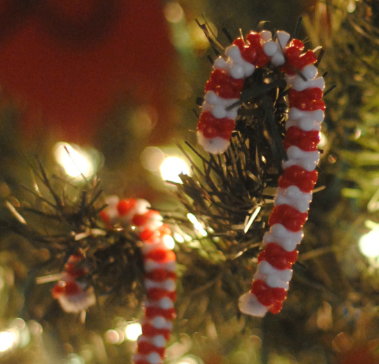 Holiday Toddler Crafts: Candy Canes