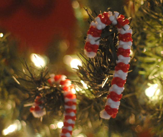 Holiday Toddler Crafts: Candy Cane Ornaments