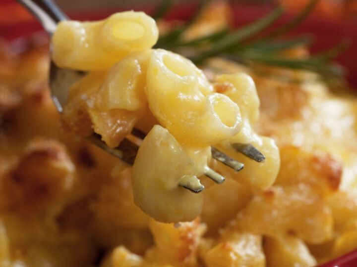 https://serendipityandspice.com/wp-content/uploads/2015/05/copycat-Chick-fil-A-Mac-and-cheese-recipe-720x540.jpg