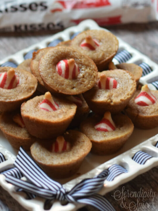 Hershey's Candy Cane Kiss Blondie Bites Recipe