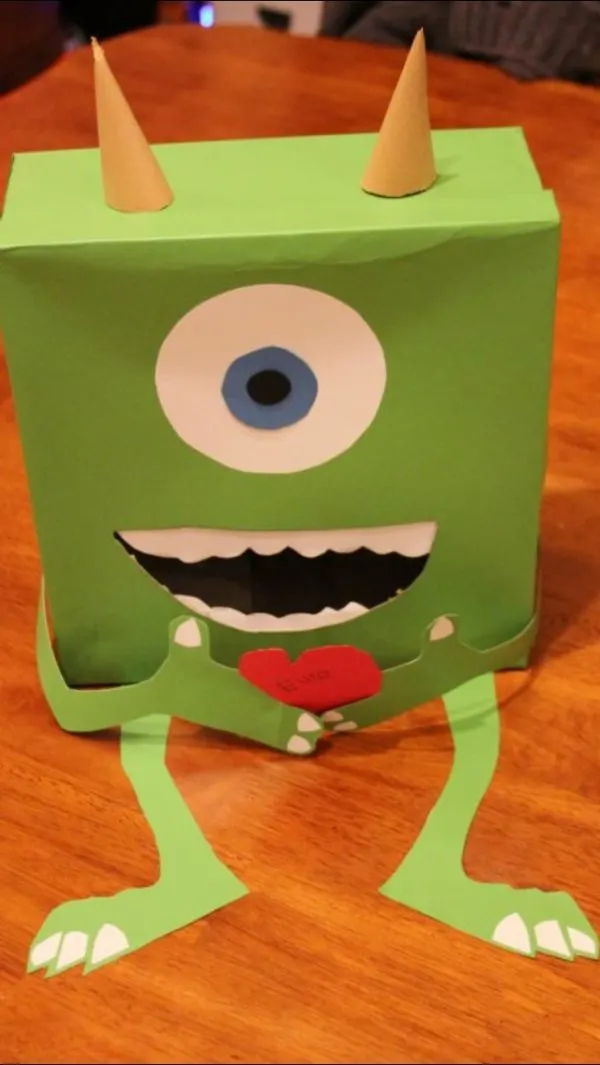 8704aeaef5900a964109055887e9e5c1 The BEST Valentine Box Ideas These are the most adorable Valentine Boxes to make with the kids! Create these Valentine Boxes to collect Valentine's Day cards in...so much fun for this lovely holiday!