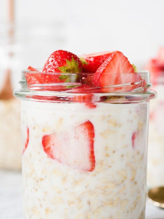Strawberry Cheesecake Overnight Oats