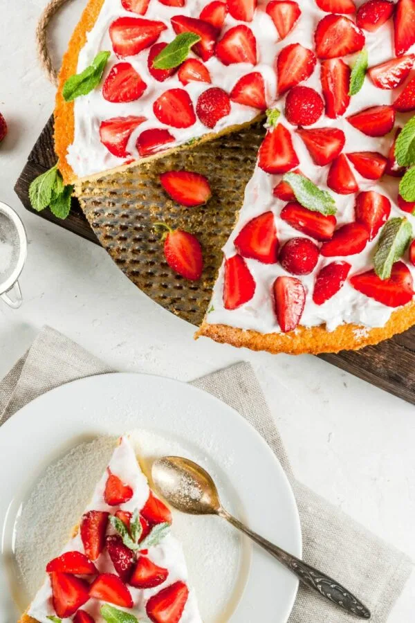 Strawberries & Cream Pound Cake - Dash of Jazz